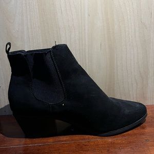 Chelsea boots